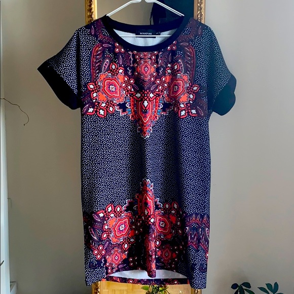 Beautiful Unique Dress - Picture 1 of 4